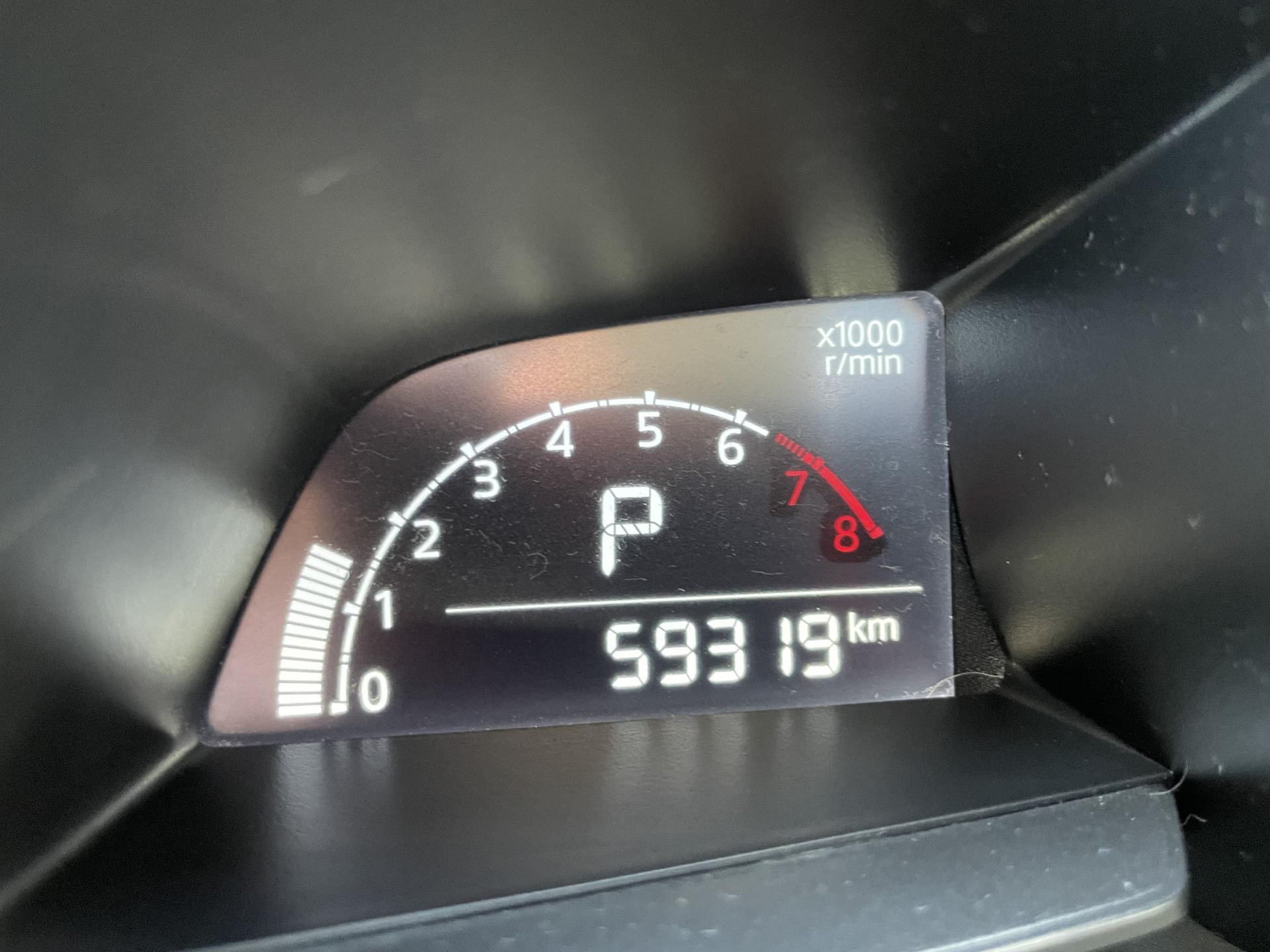 44881330-7.jpg