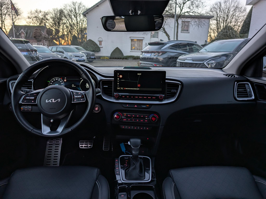 51597230-16.jpg